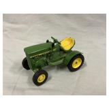 1/16 John Deere 110 Lawn & Garden Tractor