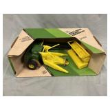1/16 John Deere Forage Harvester w/ both heads