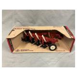 1/16 International 720 - 4 Bottom Auto Reset Plow