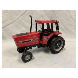 1/16 International 5088 2WD tractor