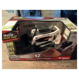 Maisto Tech R/C Bobcat compact track loader