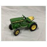 1/16 John Deere 110 Lawn & Garden Tractor