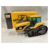 1/16 Challenger Cat 35 Track Tractor w/ box