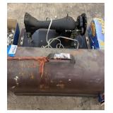 Vintage singer sewing machine and case