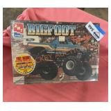 AMT ertl Bigfoot model car kit