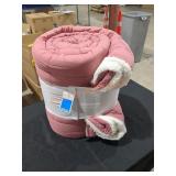 Room Essentials Red/Pink Comforter King Size