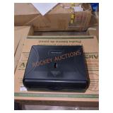 Mid reader paper towel dispenser