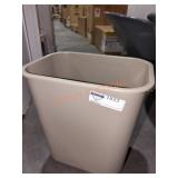 Toter Plastic Trash Can 11"x8"x12"H