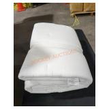 Oake King Size White Quilt Comforter