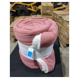Room Essentials Red/Pink Comforter King Size