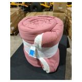 Room Essentials Red/Pink Comforter King Size