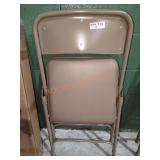(1) Cushioned Folding Chair