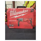 Milwaukee 1" SDS PLUS ROTARY Hammer Kit