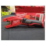 Milwaukee M12 Cordless copper tubing cutter