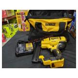 DeWalt 18 GA narrow crown stapler