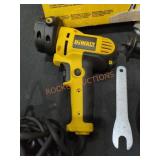 DeWalt 5" variable speed disc Sander with dust