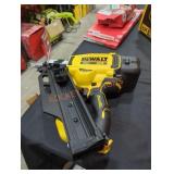DeWalt 20v 30ï¿½ paper collared framing nailer
