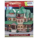 Dickensvale Holiday Decor