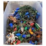 Christmas Decor Tote Lot