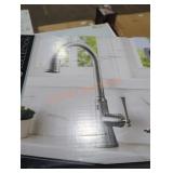 Hemming single handle pull down kitchen faucet