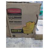 Rubbermaid Mop Bucket with Wringer