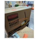 Rubbermaid tandem bucket with wringer