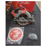 Milwaukee M18 7-1/4" Circular Saw