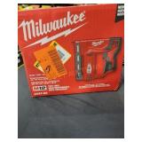 Milwaukee M12 3/8" Crown Stapler