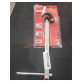 Milwaukee 1 1/4" Basin Wrench
