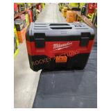 Milwaukee M18 2 Gallon Wet Dry Vacuum