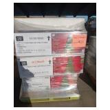 Christmas decorations pallet lot