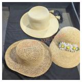 Vintage ladies hats lot