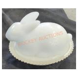L.E smith rabbit on the nest covered candy dish