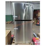 Vissani fridge with freezer on top