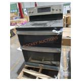 GE 30" Electric Range W Air Fryer