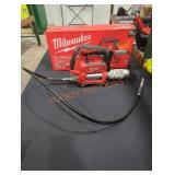 Milwaukee M18 2-Speed Grease Gun