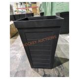 Vigoro 22.5" Indoor Outdoor Planter