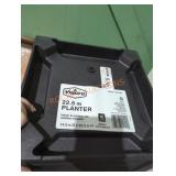 Vigoro 22.5" Planter