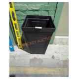 Vigoro 22.5" Planter