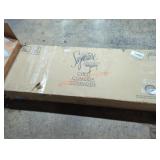 Ashley Design 5 Drawer Dresser