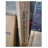 Retractable safety gate