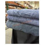 3 blue towels