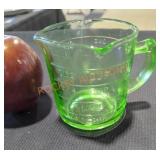 Kelloggs Uranium Glass Measuring Cup