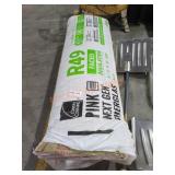 32 SQ FT Pink R49 Faced Insulation Roll