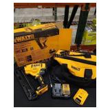 Dewalt 15 Gauge Angled Finish Nailer Kit