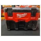 MILWAUKEE M18 2 Gallon wet/Dry vacuum