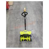 RYOBI 10' Snow Shovel