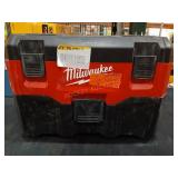 MILWAUKEE 2 Gallon Wet/Dry Vacuum
