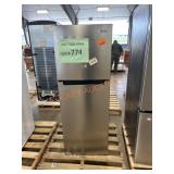 Vissani fridge/ freezer