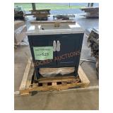 30ï¿½ blue vanity cracked top